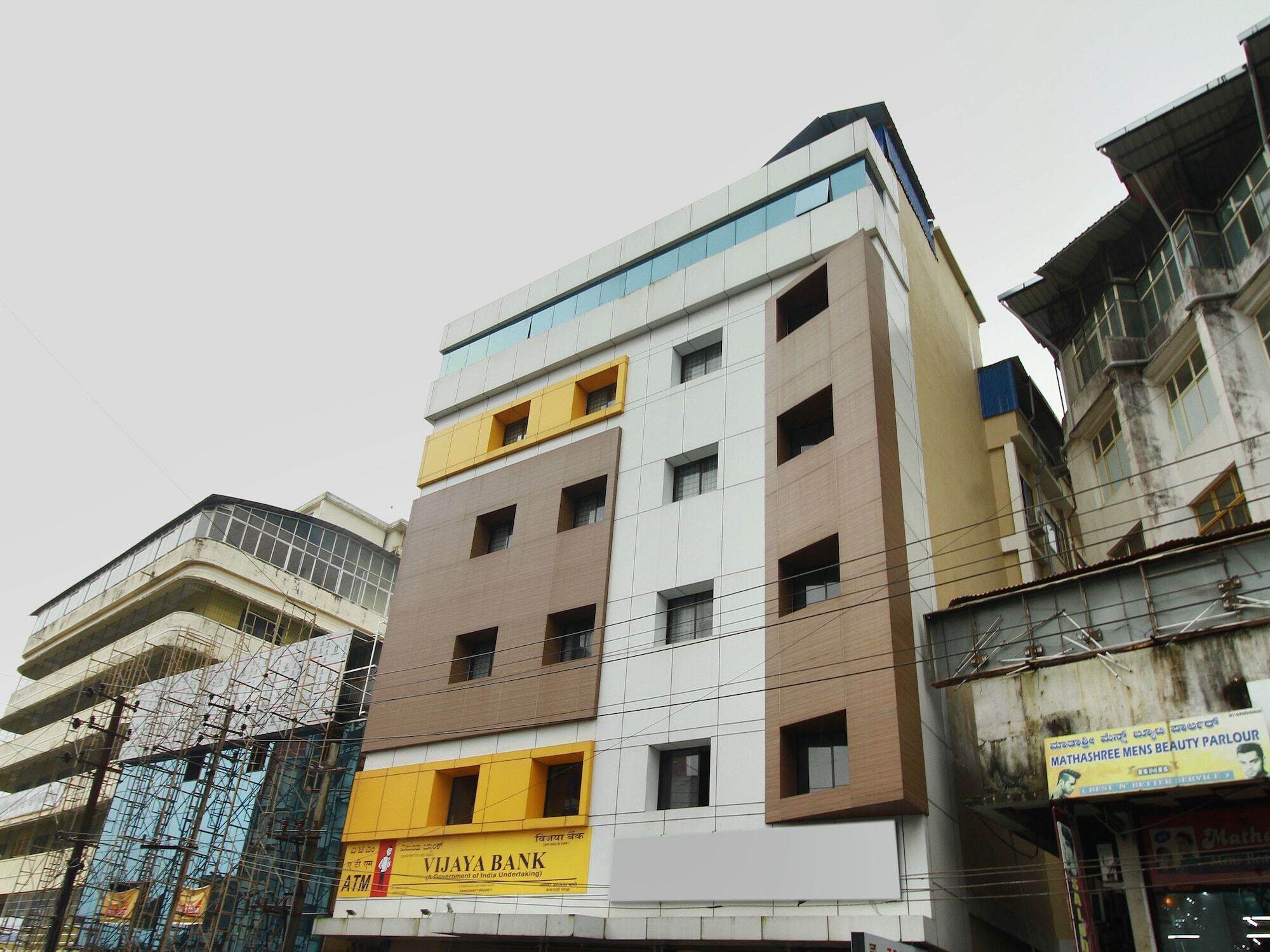 Oyo 15909 The Traders Hotel Mangalore Exterior photo